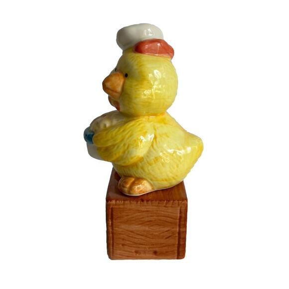Stack-able Chicken Chef on a Hay Bale Ceramic Salt & Pepper Shaker Set 691118 - Picture 2 of 7